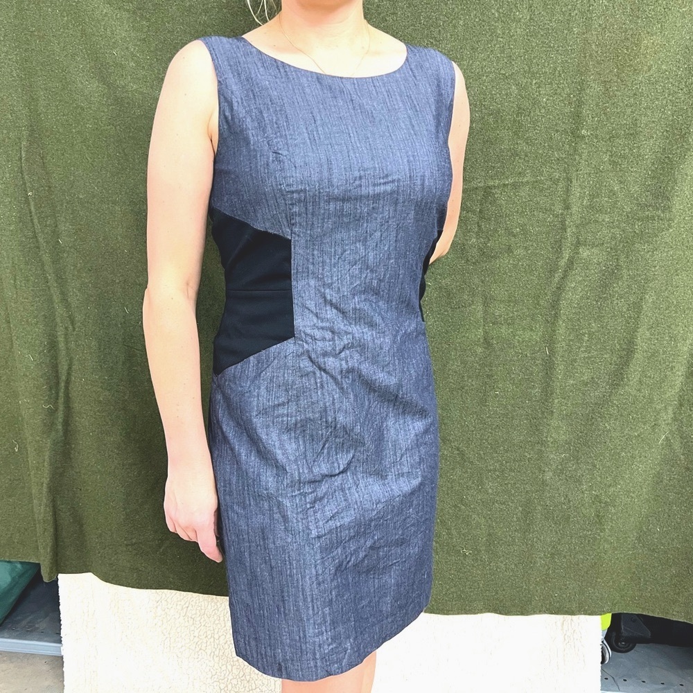 Size 8 Calvin Klein dress in great condition!
